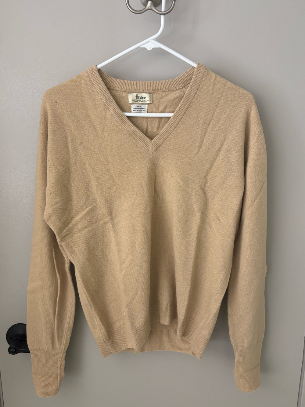 Harrods Knightsbridge Collection 100% Cashmere V-Neck Sweater Beige